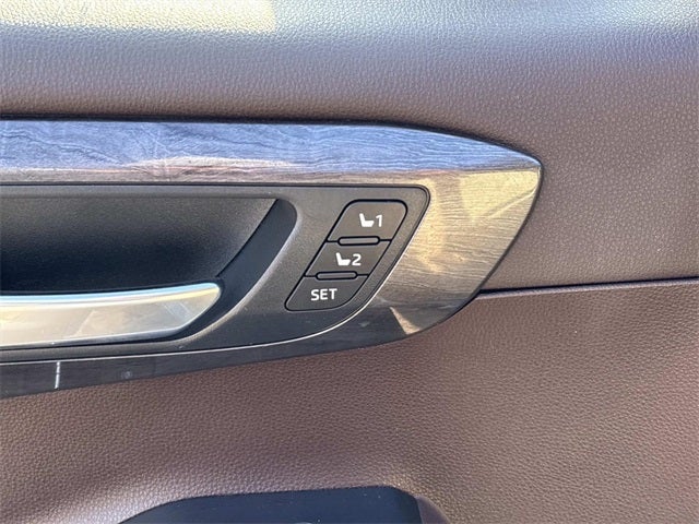 2020 Toyota Highlander Hybrid Platinum