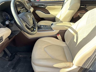 2020 Toyota Highlander Hybrid Platinum