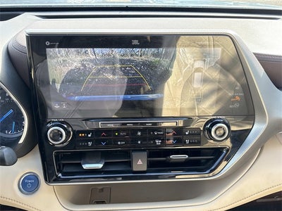 2020 Toyota Highlander Hybrid Platinum