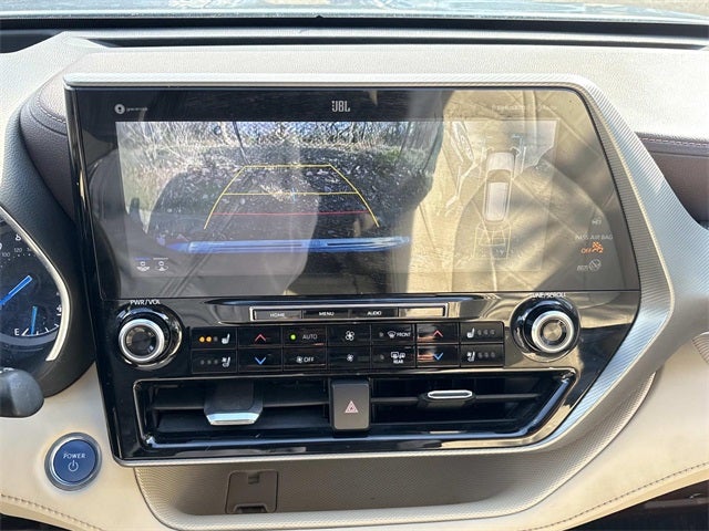 2020 Toyota Highlander Hybrid Platinum