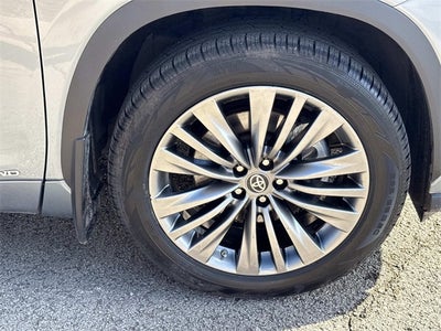 2020 Toyota Highlander Hybrid Platinum