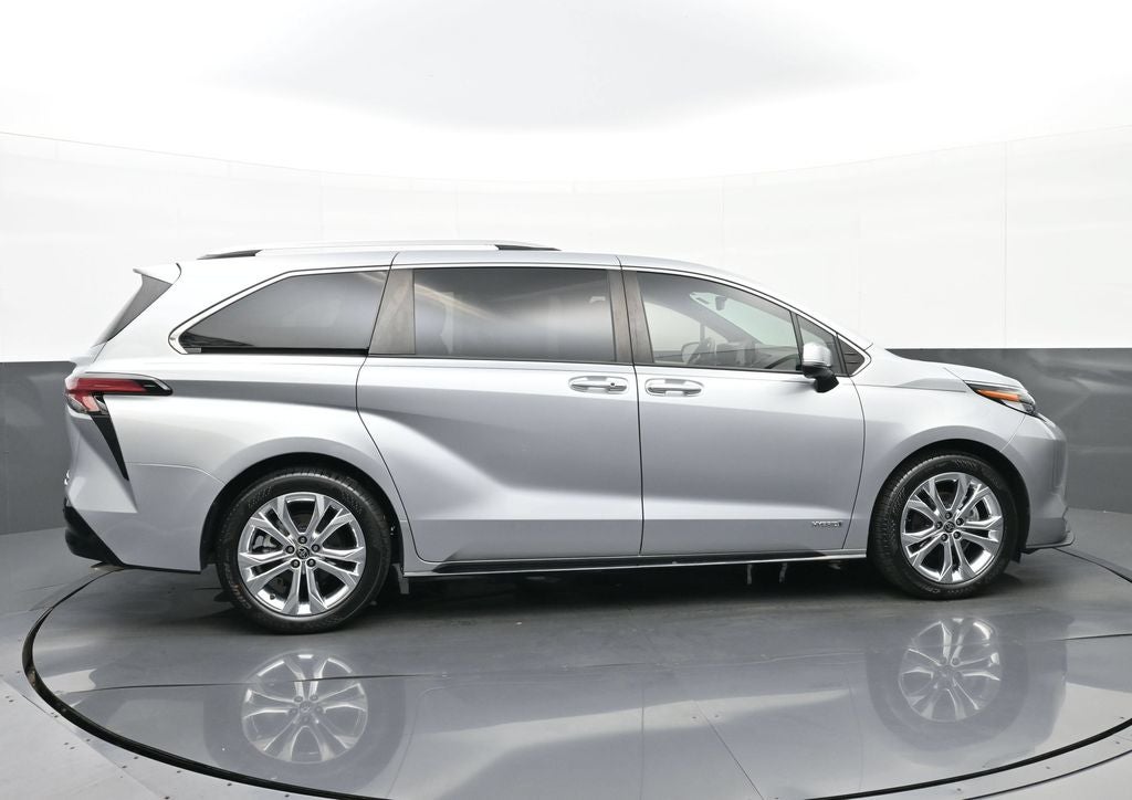 2021 Toyota Sienna Platinum 7 Passenger