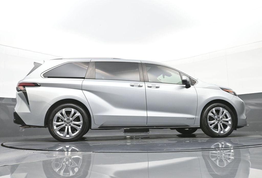 2021 Toyota Sienna Platinum 7 Passenger