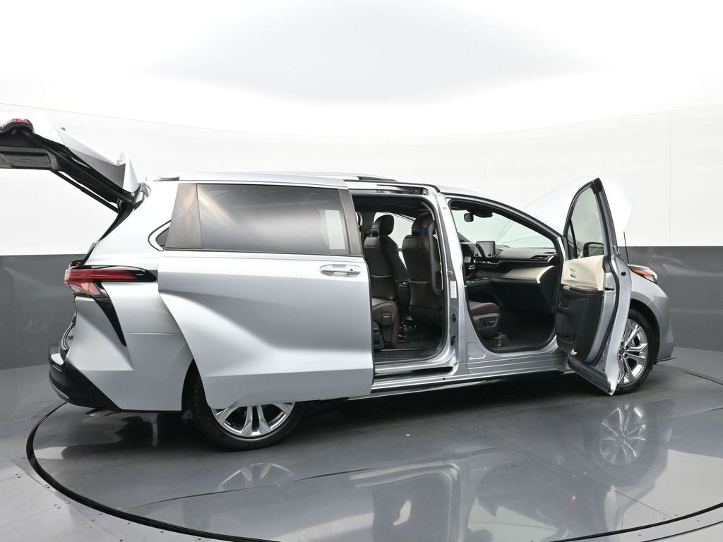 2021 Toyota Sienna Platinum 7 Passenger