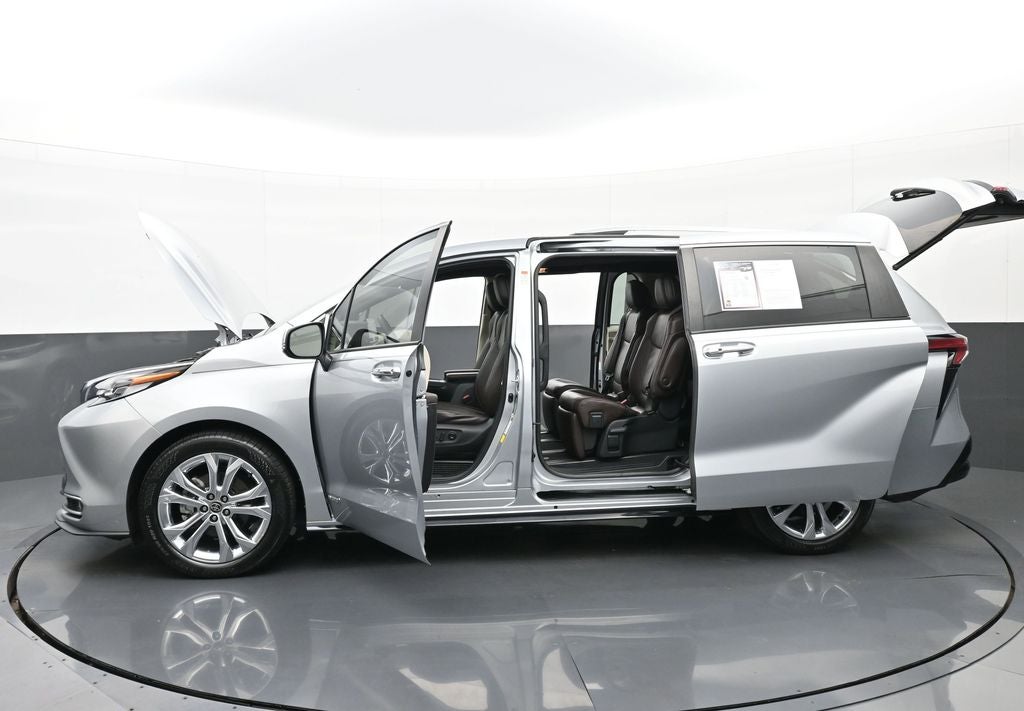 2021 Toyota Sienna Platinum 7 Passenger