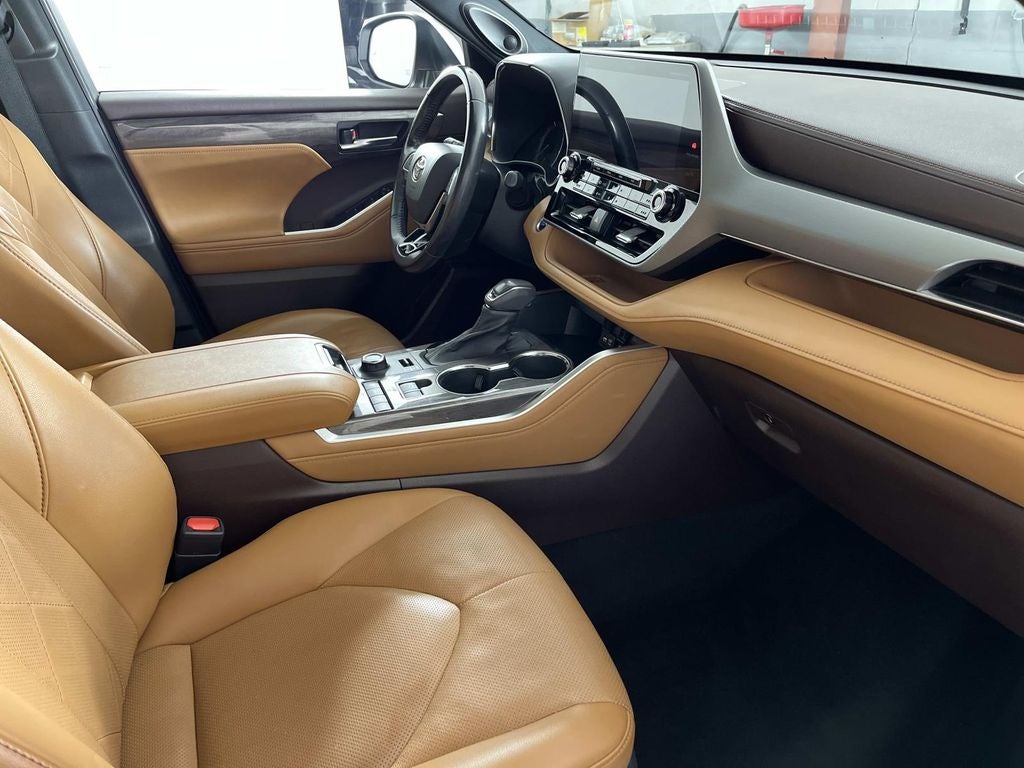2021 Toyota Highlander Platinum