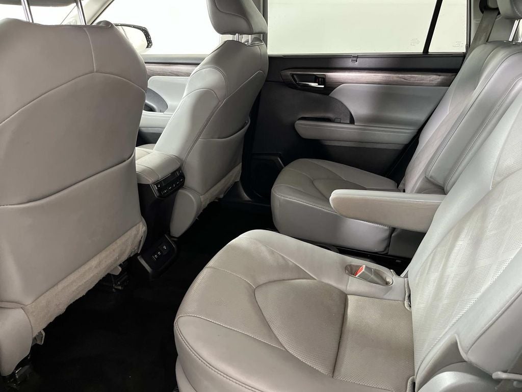 2021 Toyota Highlander Platinum