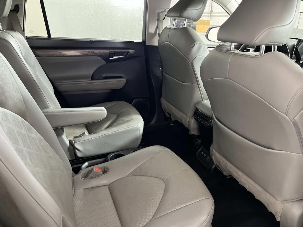 2021 Toyota Highlander Platinum