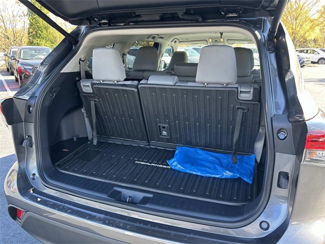 2024 Toyota Highlander LE