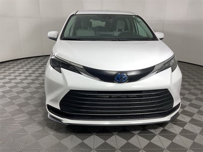 2024 Toyota Sienna LE 8 Passenger