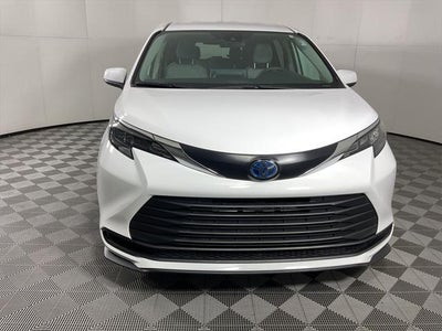 2024 Toyota Sienna LE 8 Passenger