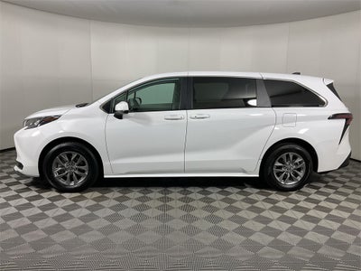 2024 Toyota Sienna LE 8 Passenger