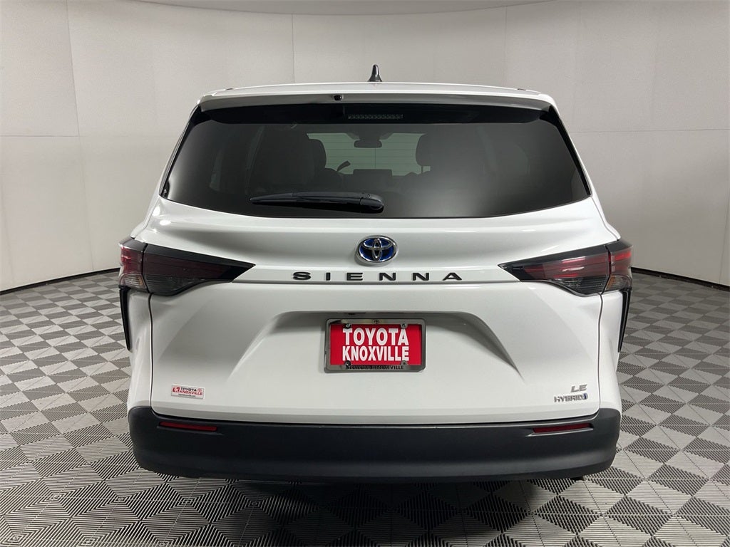 2024 Toyota Sienna LE 8 Passenger