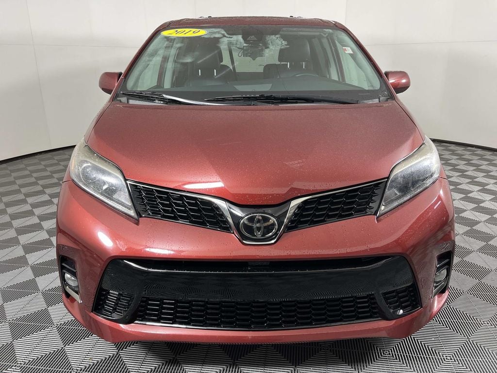 2019 Toyota Sienna SE Premium 8 Passenger