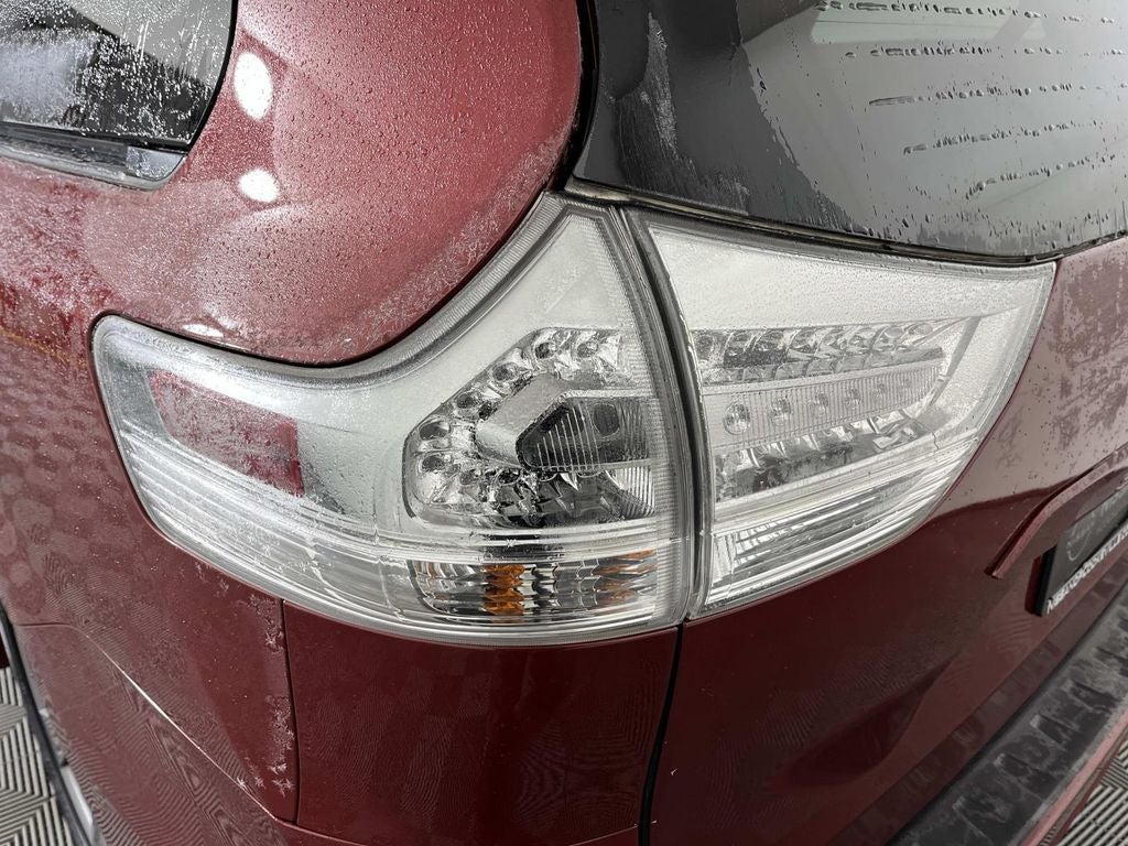 2019 Toyota Sienna SE Premium 8 Passenger