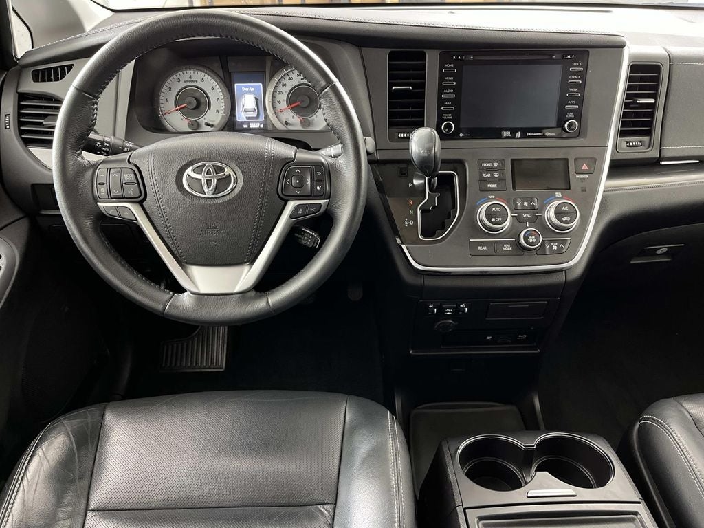 2019 Toyota Sienna SE Premium 8 Passenger