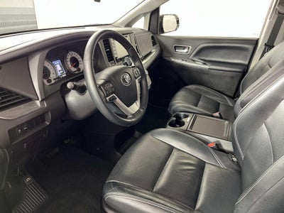 2019 Toyota Sienna SE Premium 8 Passenger