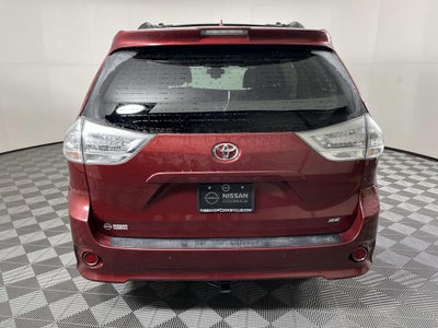2019 Toyota Sienna SE Premium 8 Passenger