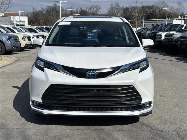 2024 Toyota Sienna XLE
