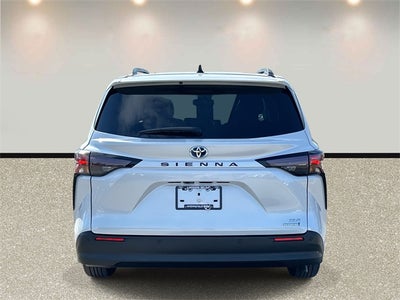 2024 Toyota Sienna XLE