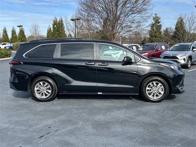 2024 Toyota Sienna XLE 7 Passenger