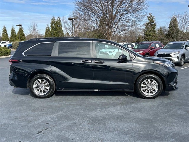 2024 Toyota Sienna XLE 7 Passenger