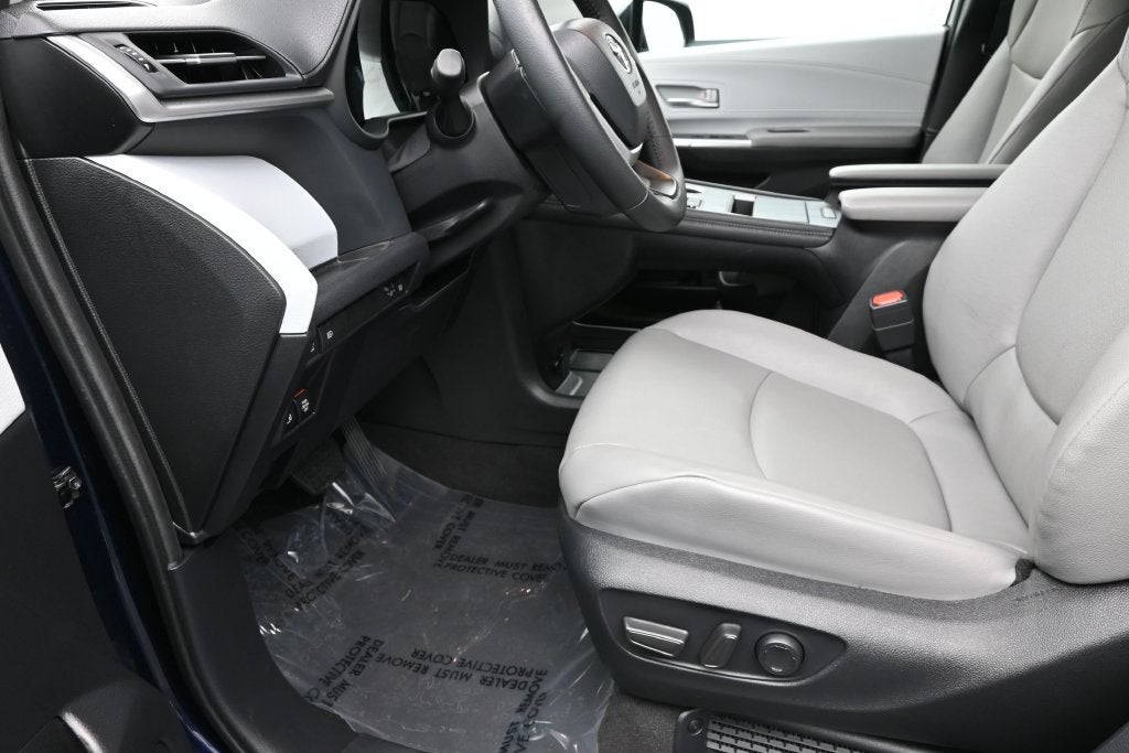 2026 Toyota Sienna XLE 8 Passenger