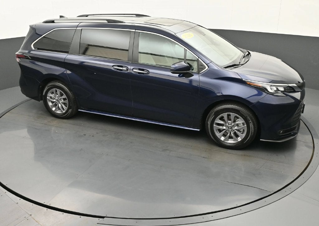 2026 Toyota Sienna XLE 8 Passenger