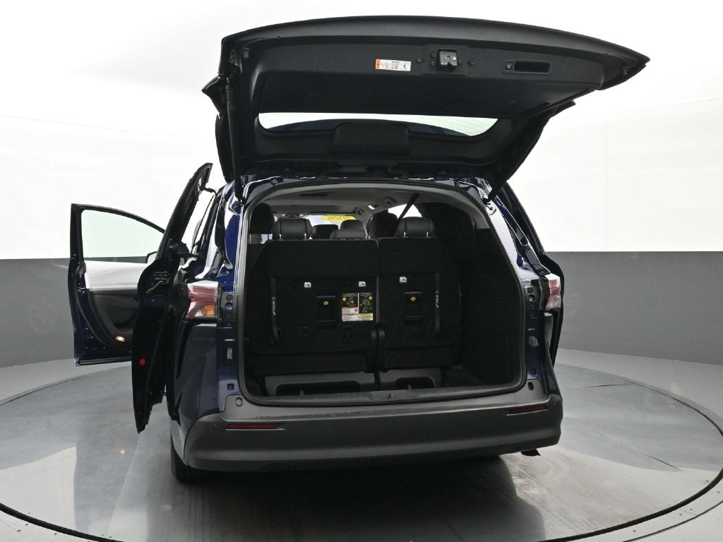 2026 Toyota Sienna XLE 8 Passenger