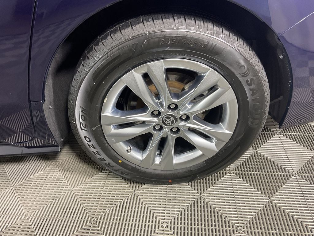 2023 Toyota Sienna Limited 7 Passenger