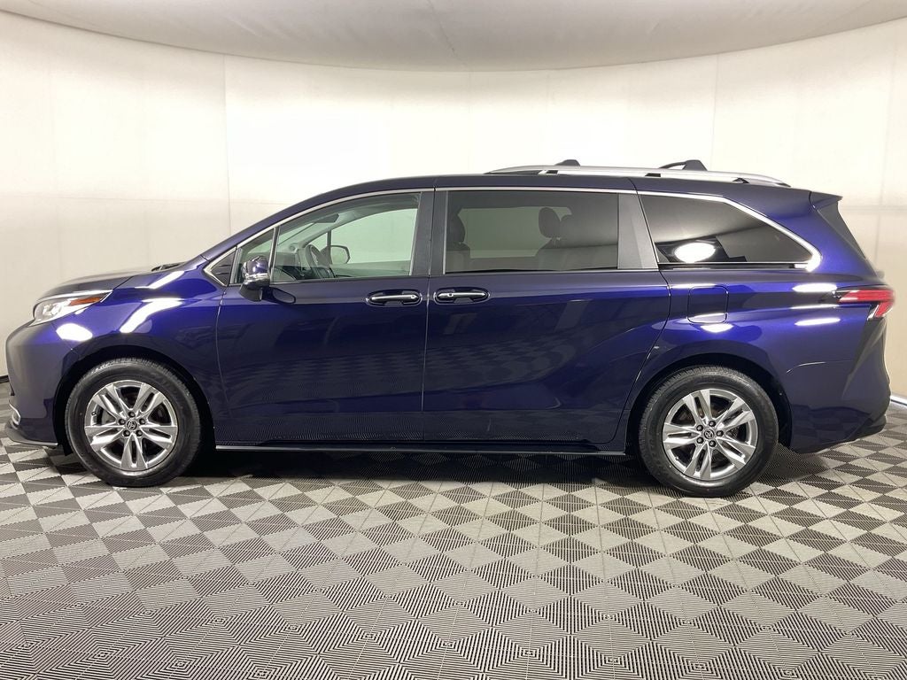2023 Toyota Sienna Limited 7 Passenger
