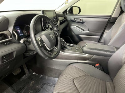 2022 Toyota Highlander LE