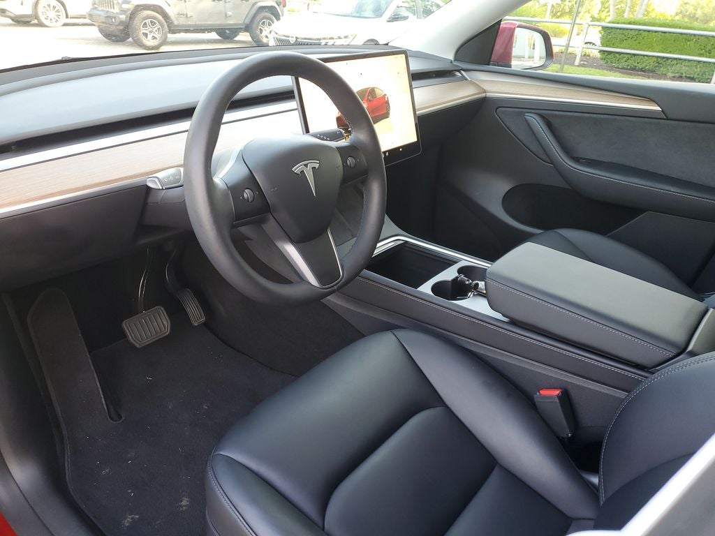 2025 Tesla Model Y Long Range