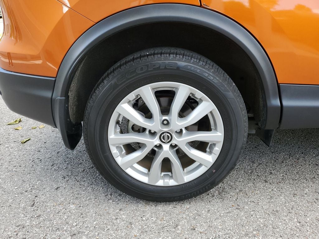 2022 Nissan Rogue Sport SV