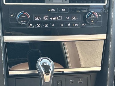 2022 INFINITI QX80 Premium Select