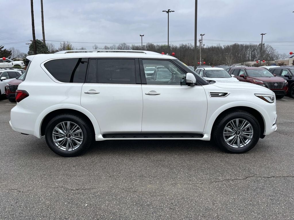 2024 INFINITI QX80 LUXE