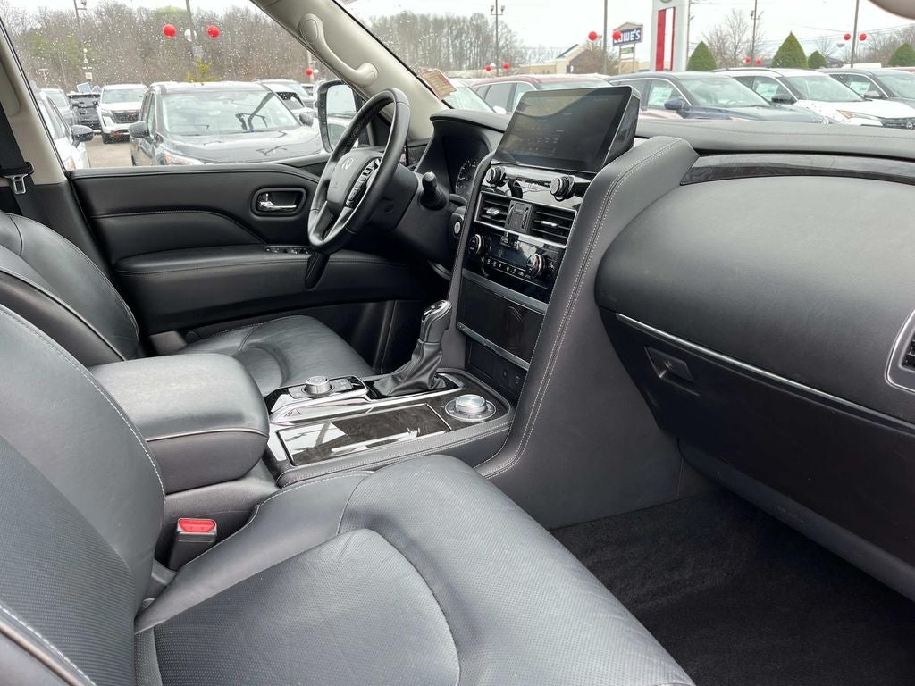 2024 INFINITI QX80 LUXE