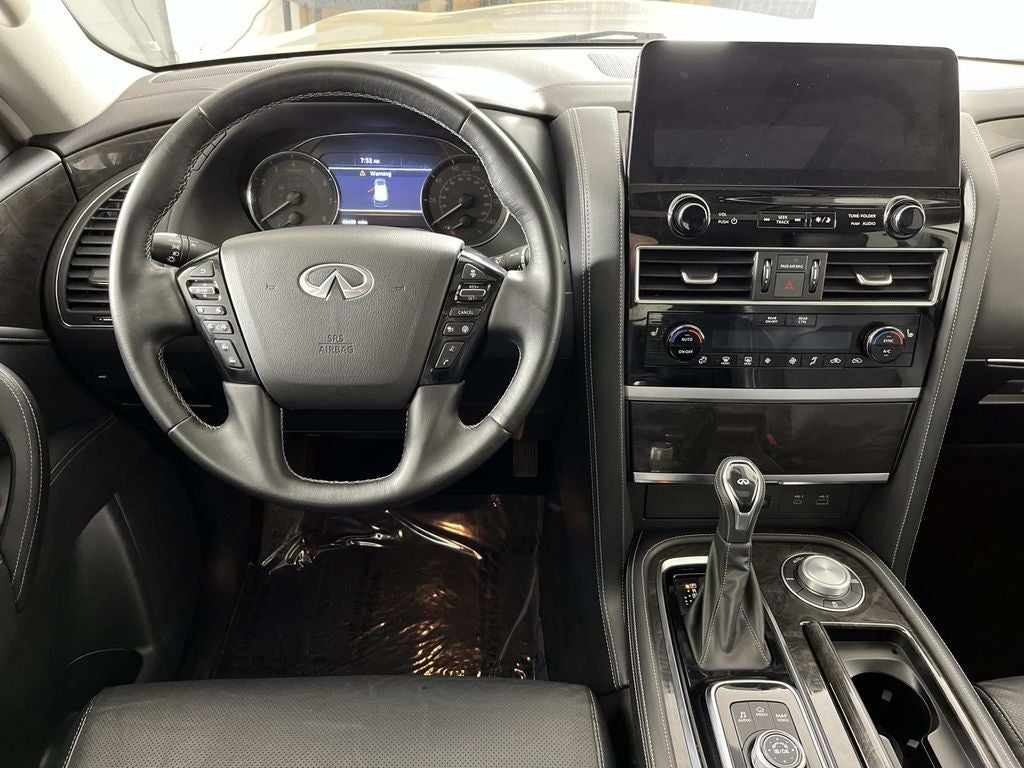 2024 INFINITI QX80 LUXE