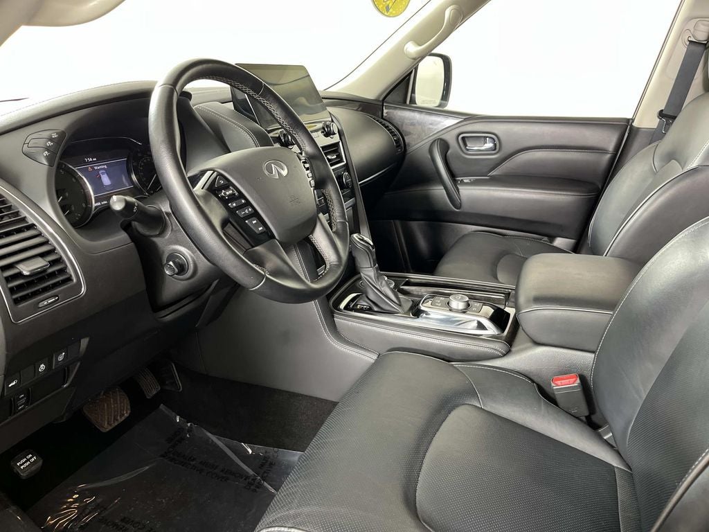 2024 INFINITI QX80 LUXE