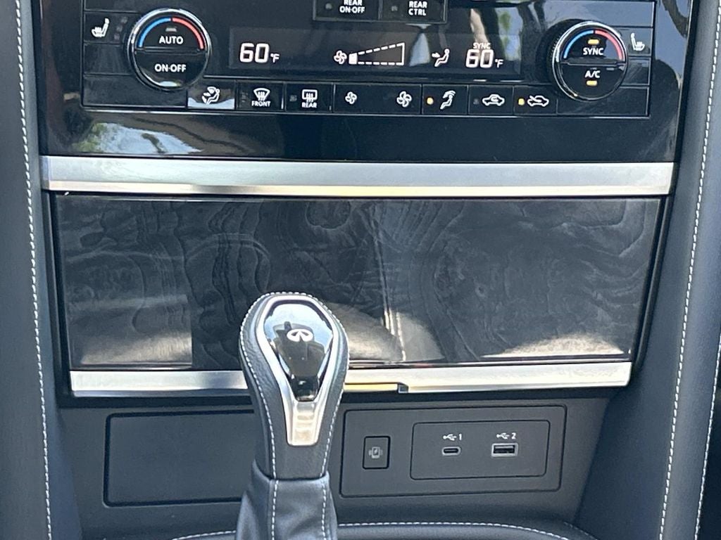 2024 INFINITI QX80 LUXE