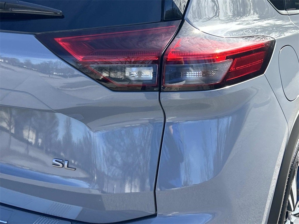 2025 Nissan Rogue SL Premium