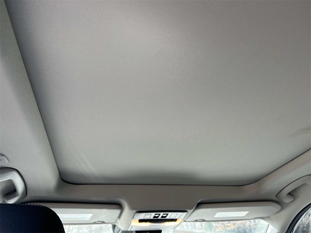 2025 Nissan Rogue SL Premium