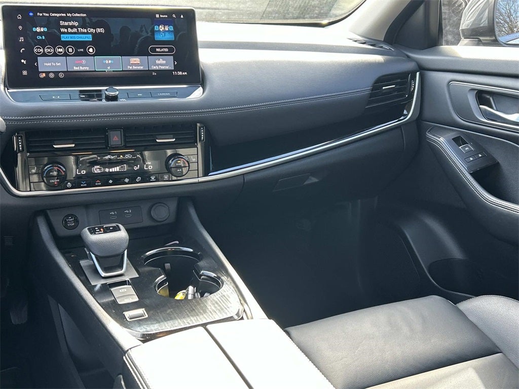 2025 Nissan Rogue SL Premium