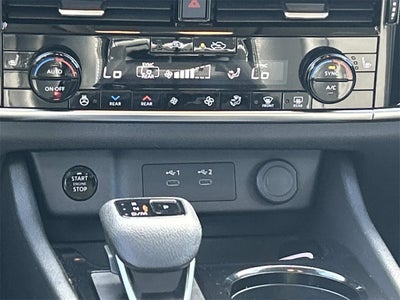 2025 Nissan Rogue SL Premium