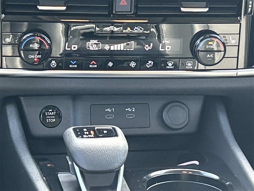 2025 Nissan Rogue SL Premium