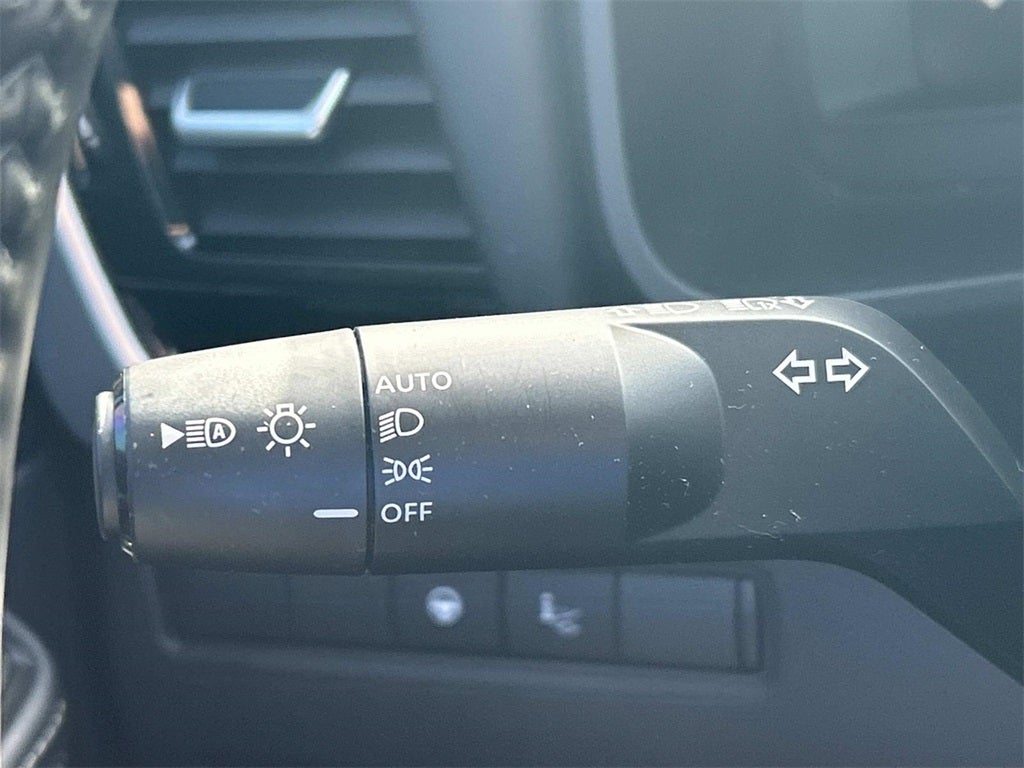 2025 Nissan Rogue SL Premium