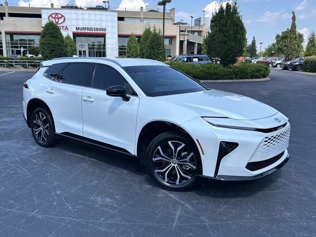 2025 Toyota Crown Signia XLE