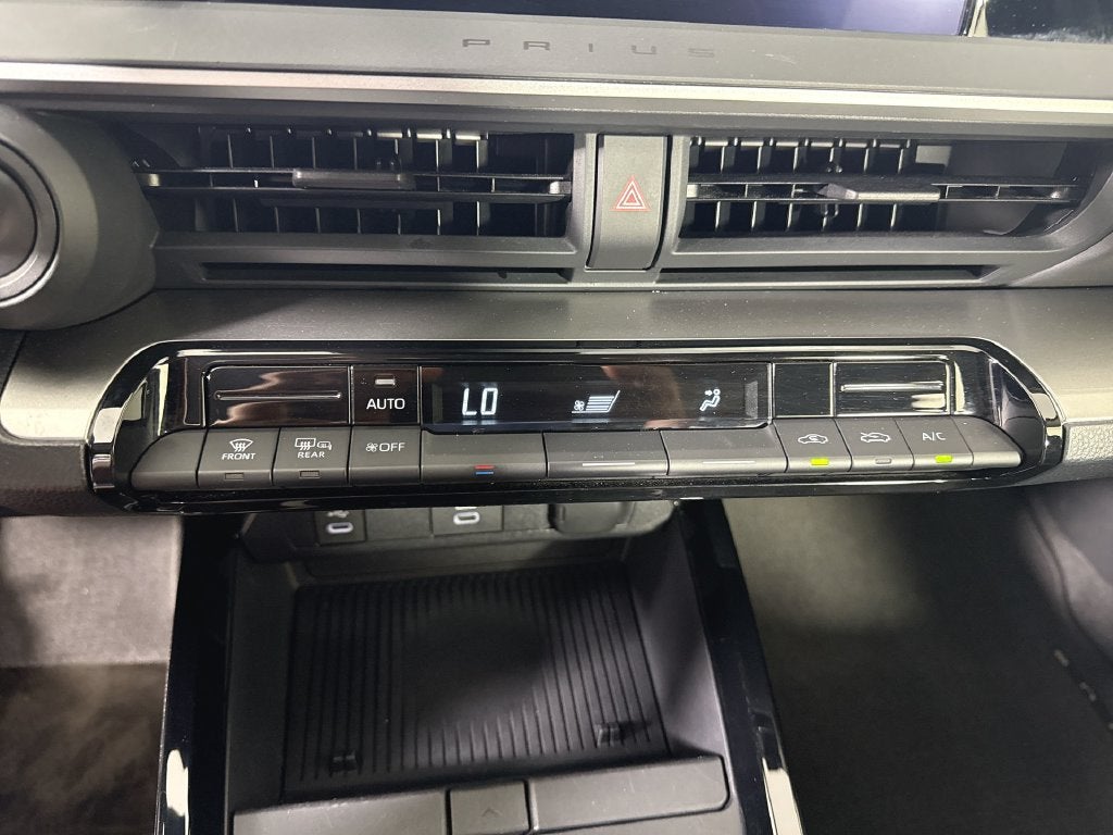 2025 Toyota Prius LE