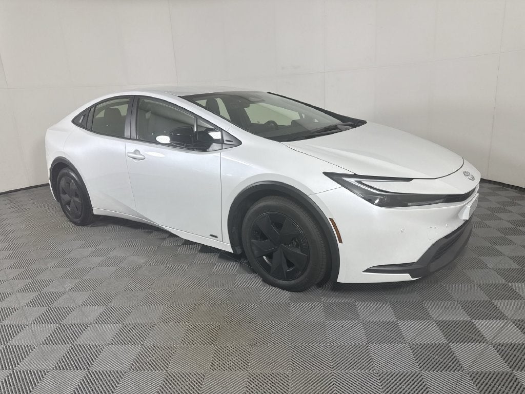2025 Toyota Prius LE