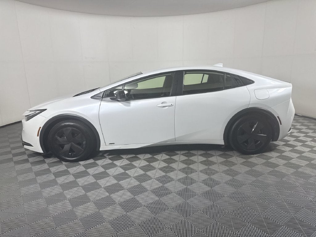 2025 Toyota Prius LE